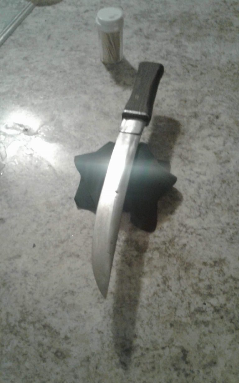 received 737599447120696 768x1229