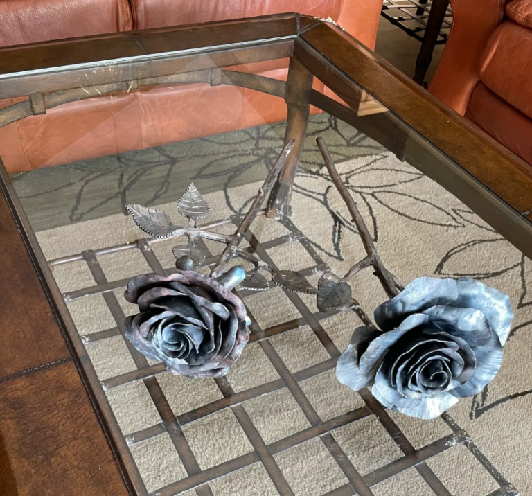 Roses 768x716