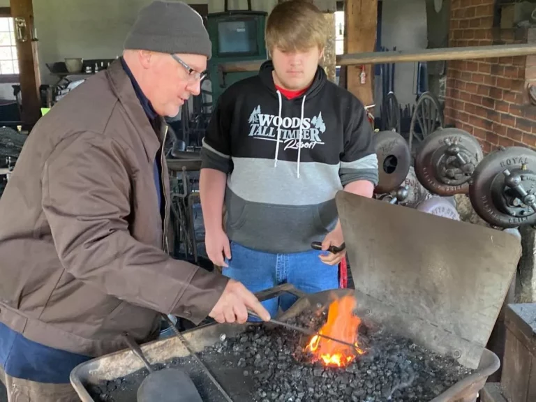 historic zoar village blacksmithing classes02 768x576