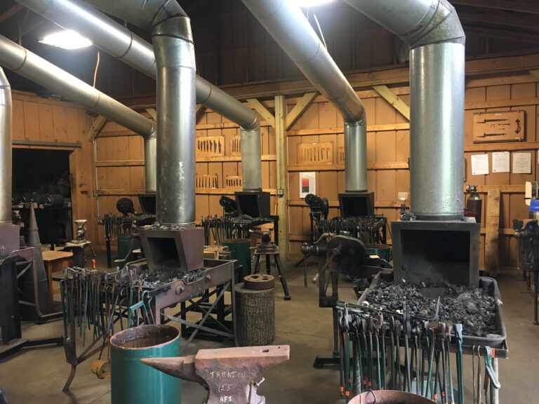 adirondack folk school blacksmith and bladesmith classes02 768x576